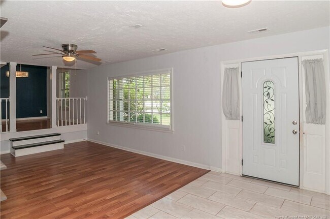Building Photo - 1302 Kienast Dr