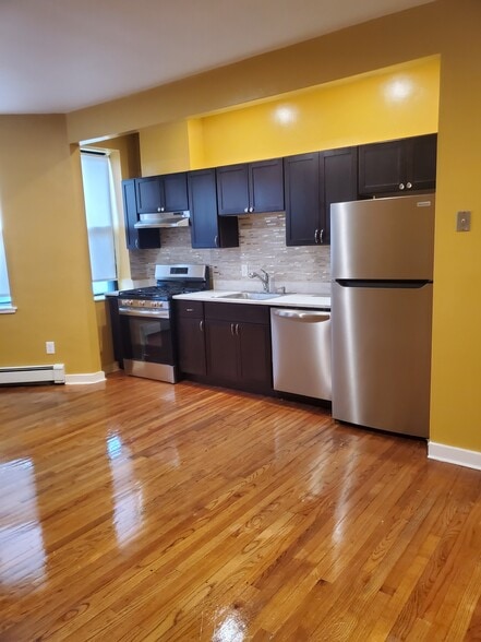 Primary Photo - 137 Intervale St