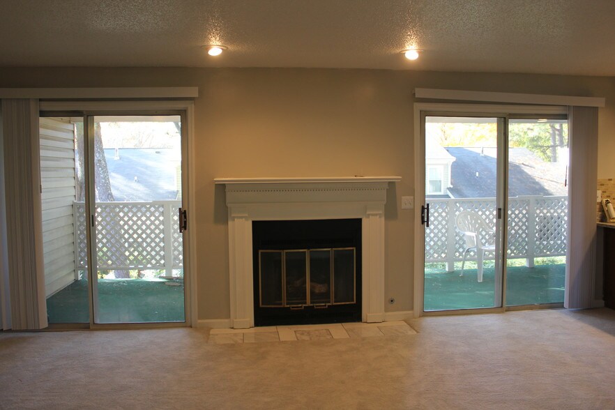 large extended balcony - 35 Devon Ln