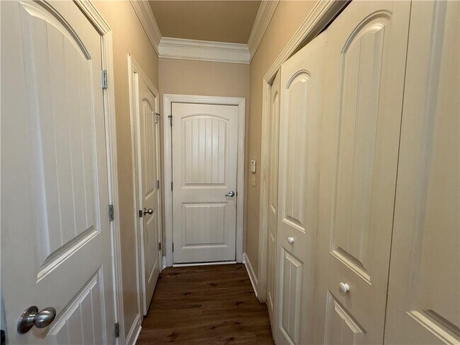 Building Photo - 1045 Township Cir