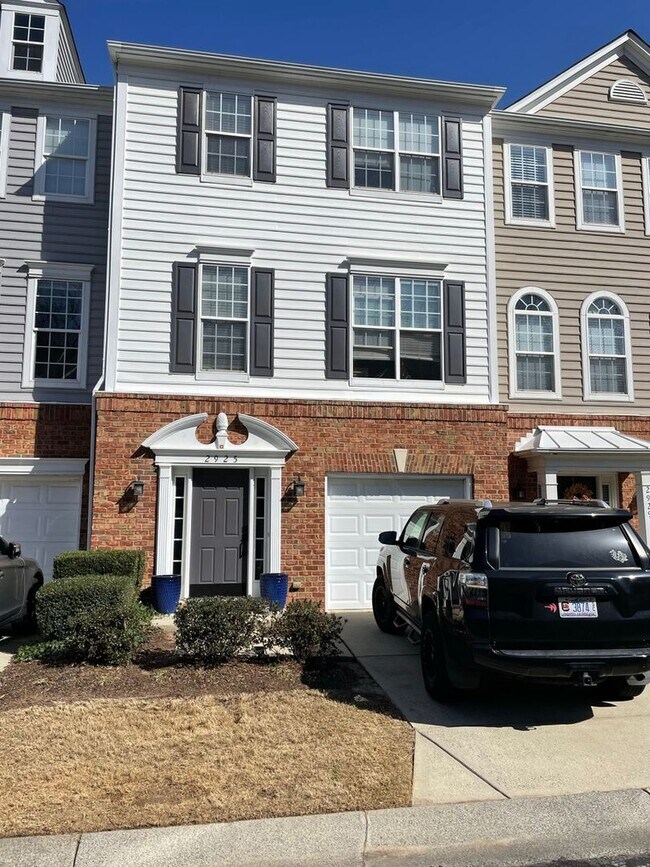 Primary Photo - Charming 2-3 BR Townhome in South Park Cha...