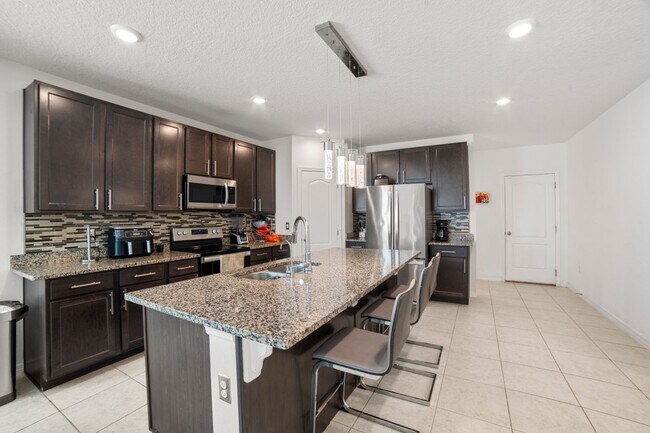 Building Photo - 817 BOCAVISTA COURT