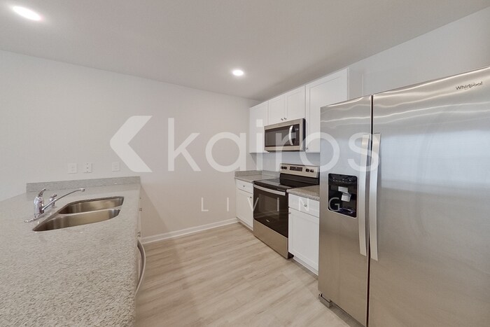 Building Photo - 4655 Malay Cir