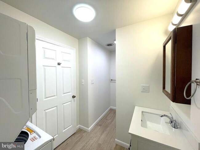 Building Photo - 22322 Greenview Pkwy