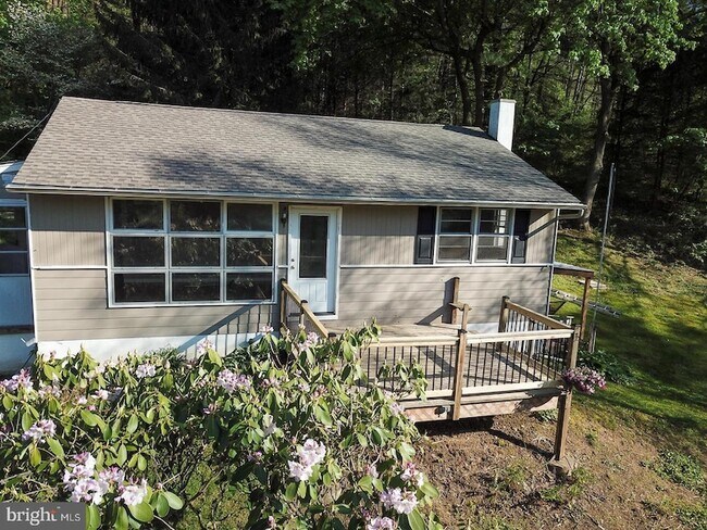Building Photo - 780 Creek Rd