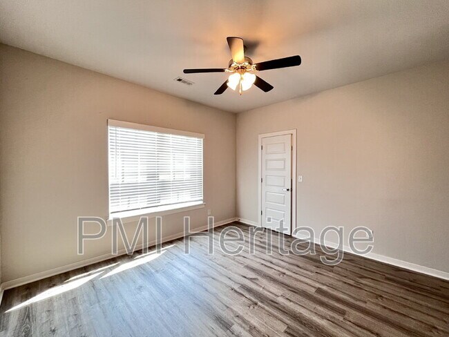 Building Photo - 1452 Sligo St