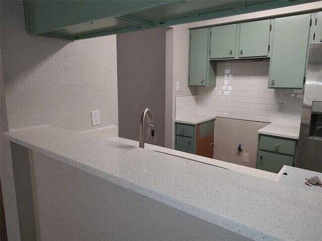 Building Photo - 7105 Treasure Cove