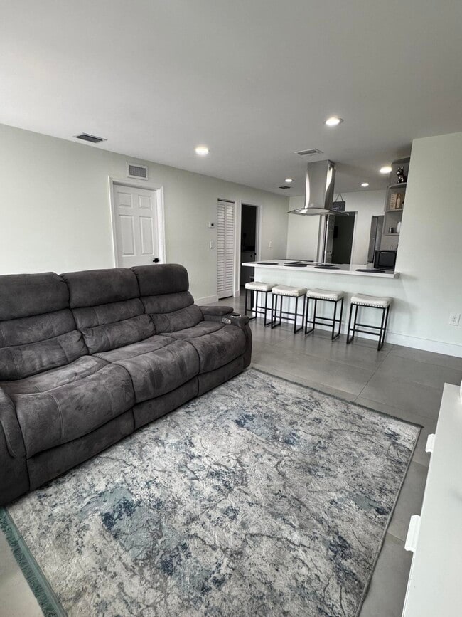 Building Photo - 2314 Pinecrest Ct