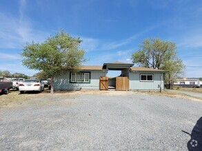 Building Photo - Cute Little Home