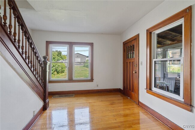 Building Photo - 518 E Brighton Ave