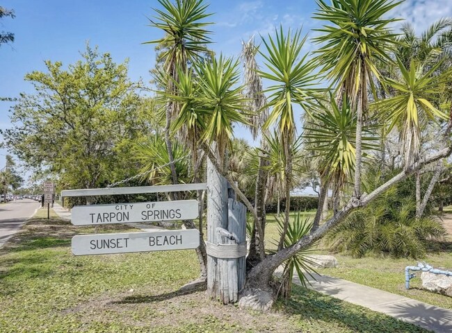 Building Photo - 616 Windrush Bay Dr