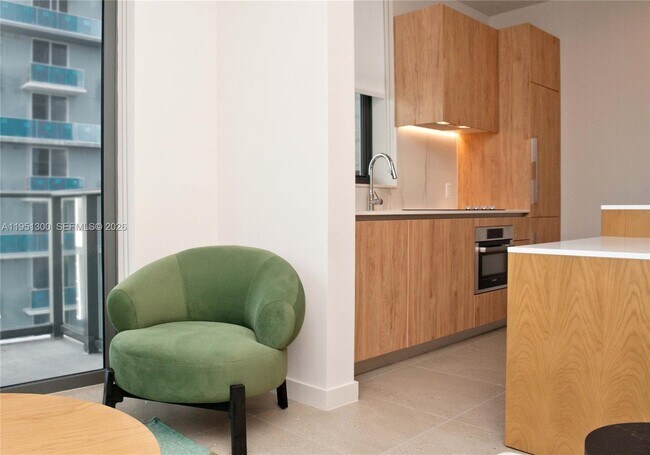 Building Photo - 11 NE 6th St