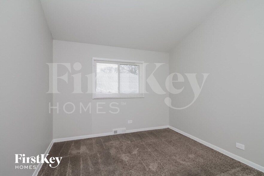 Building Photo - 15138 Meadow Ln