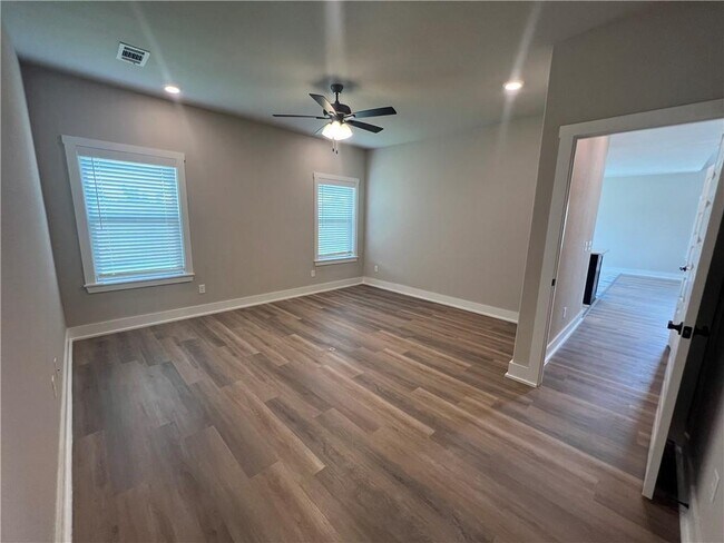 Building Photo - 7301 SW Basswood Ave