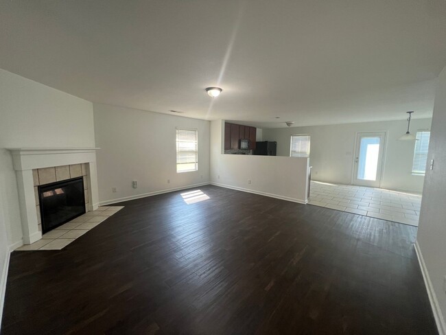 Building Photo - Spacious 3 bed in Harvest AL