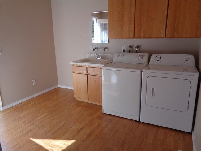 Building Photo - 3315 8th St NW