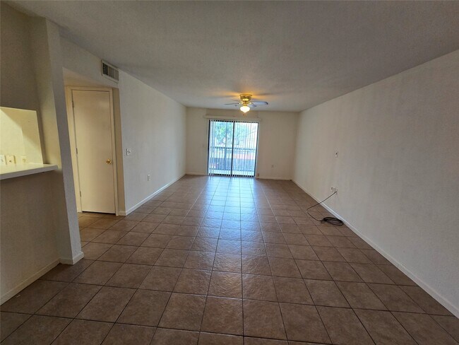 Building Photo - 10110 Forum W Dr