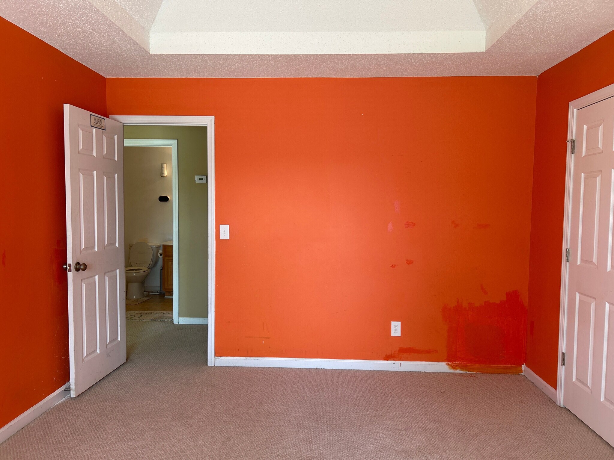 Building Photo - Room in House on Cabana Way