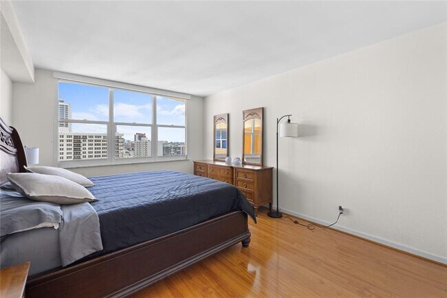 Building Photo - 2501 S Ocean Dr