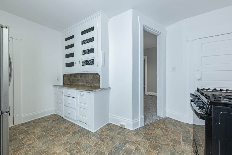 Building Photo - 554 Wyoming St