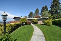 Building Photo - 4bd/2.5ba Edmonds Home