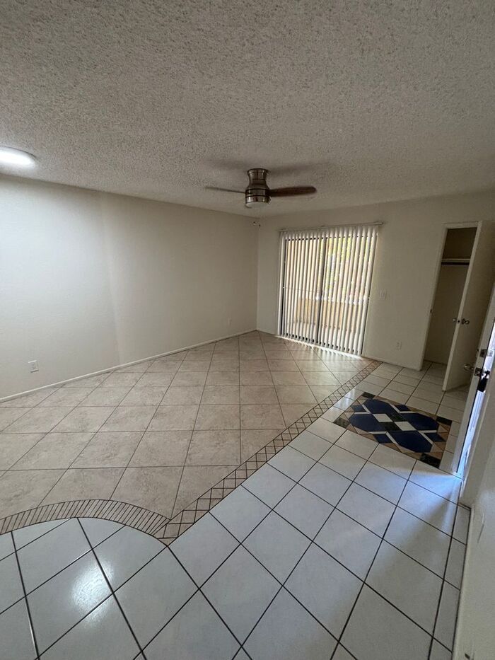 Building Photo - 1201 S McClintock Dr