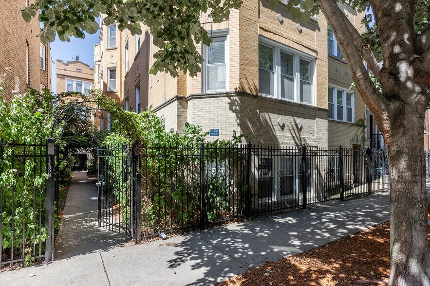 Building Photo - 1430 N Maplewood Ave