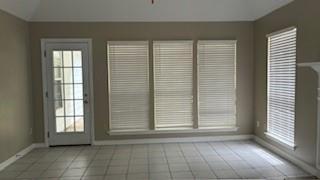 Building Photo - 809 Schaub Ave