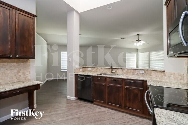 Building Photo - 10737 Emerald Park Ln