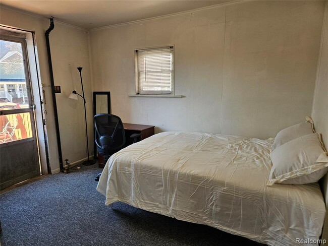 Building Photo - 921 Mary St