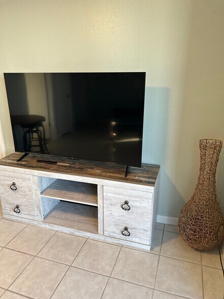 Building Photo - 8921 Blind Pass Rd