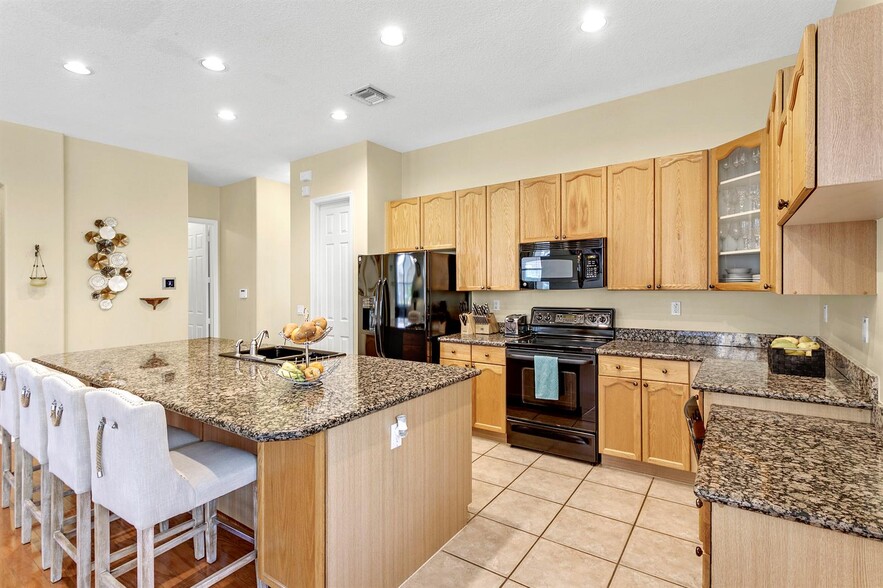 Building Photo - 6241 C Durham Dr