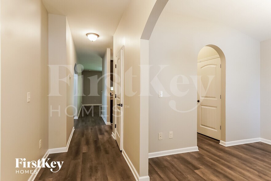 Building Photo - 321 Reed Way