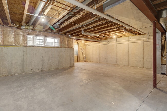 Building Photo - 23055 Ironwood Dr