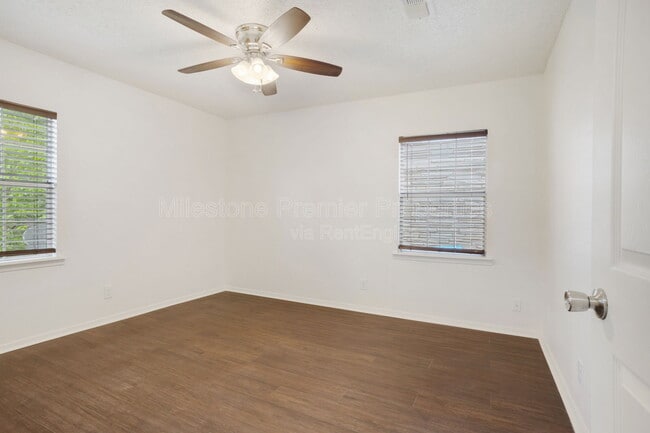 Building Photo - 1829 Ridgewood Rd