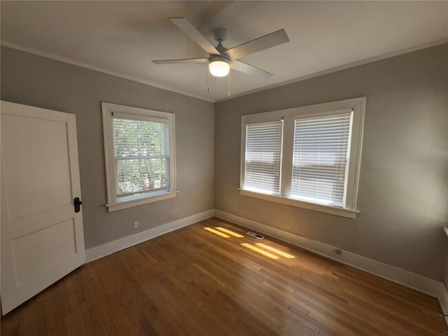 Building Photo - 1806 N Robinson Ave