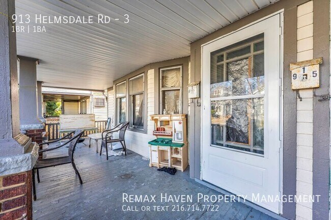 Building Photo - 913 Helmsdale Rd