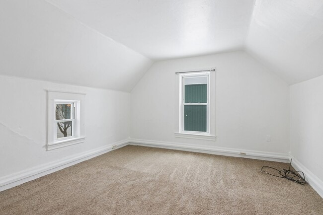 Building Photo - Selling - River Street