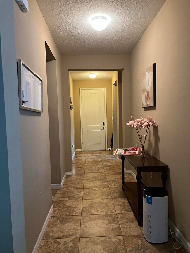 Building Photo - 139 Port Royal Ct