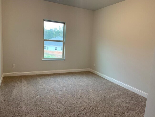 Building Photo - 112 Hidden Pines Cir