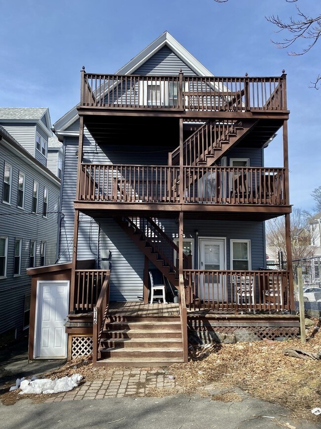 Building Photo - 3140 Washington St