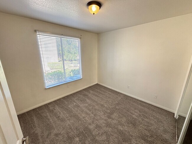 Building Photo - Gorgeous 1bed/1bath home nestled in a great area! MOVE IN SPECIAL $300 OFF First Months Rent!