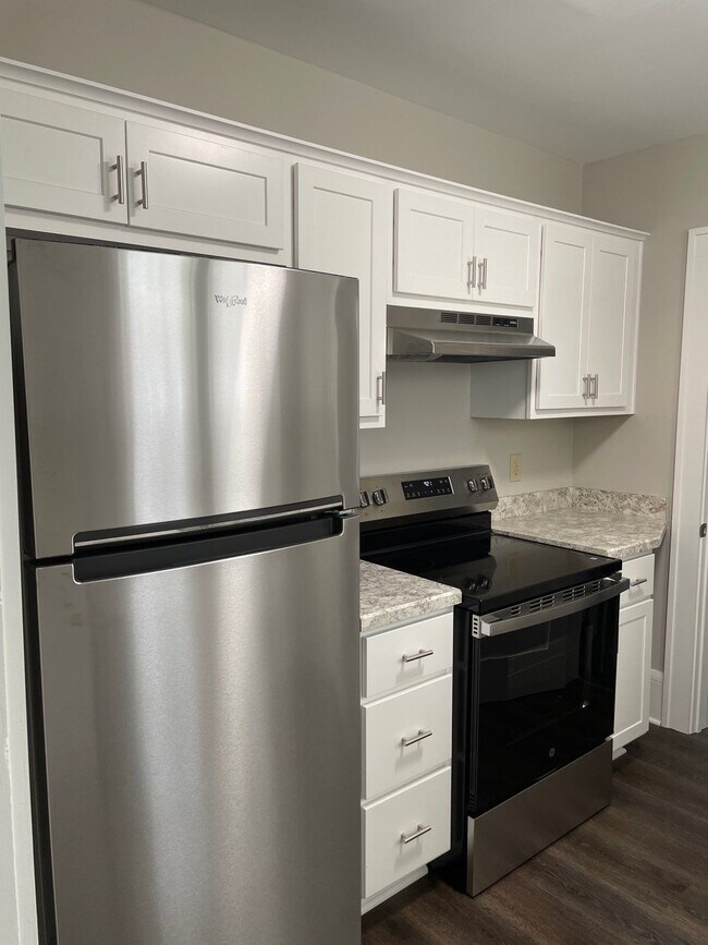 Building Photo - 147 Conrad St