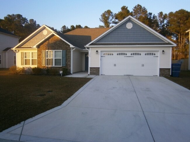 Primary Photo - Wonderful 3BR, 2BA in Carolina Plantations