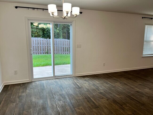 Building Photo - 315 Liliana Dr