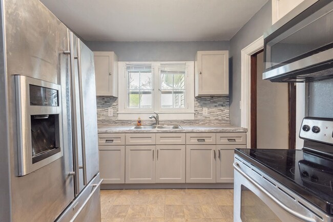 Building Photo - 4021 Porter Ave
