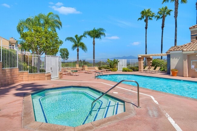 Building Photo - Panoramic Views! Laguna Niguel Condo!
