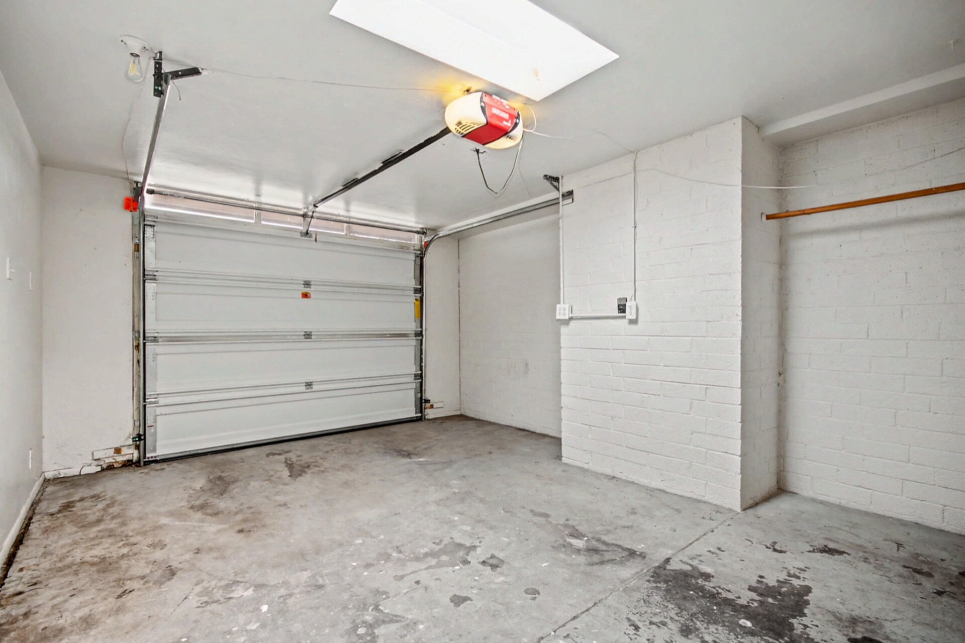 Garage 2 - 3926 E Camino de Palmas