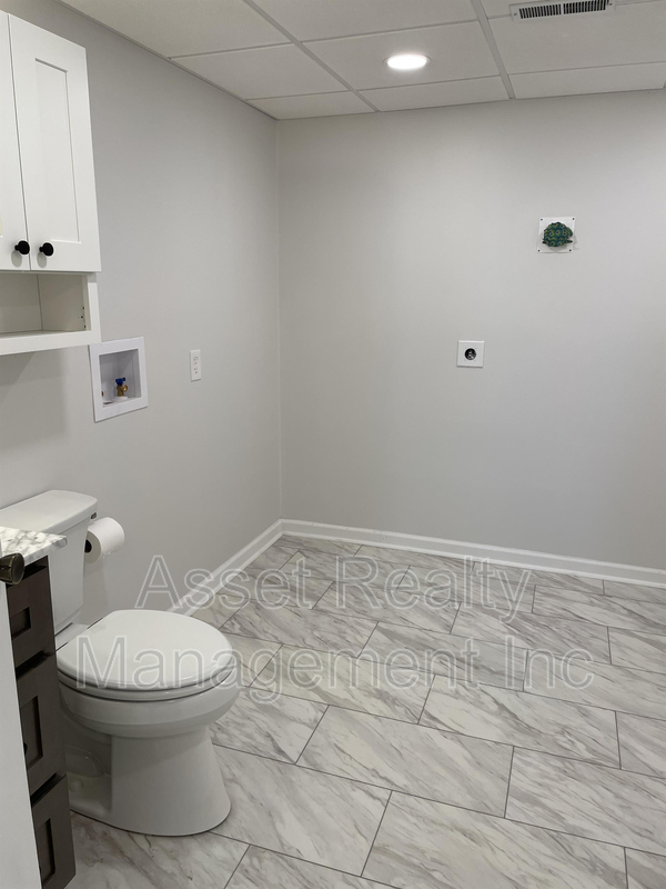 Building Photo - 608 Augustan Ln