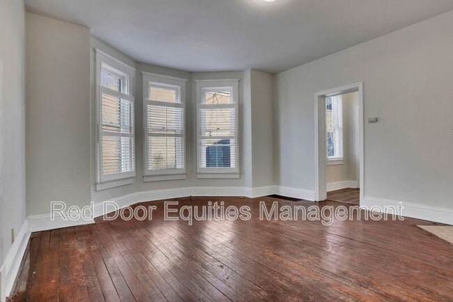 Building Photo - 134 W Walnut St